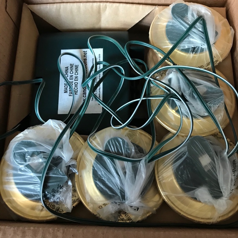 FLAMELESS FLICKERING CANDLES/TIMER 5 CLIP ON CANDLES BNIB HOLIDAY OR DAILY USE